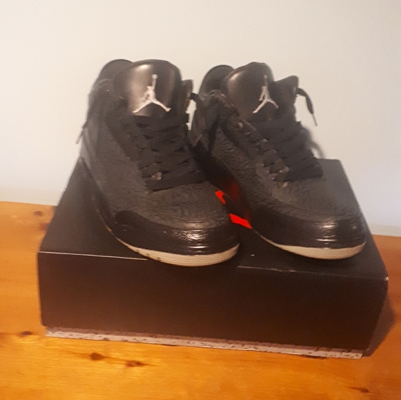 Shoes - Picture 9 of 13